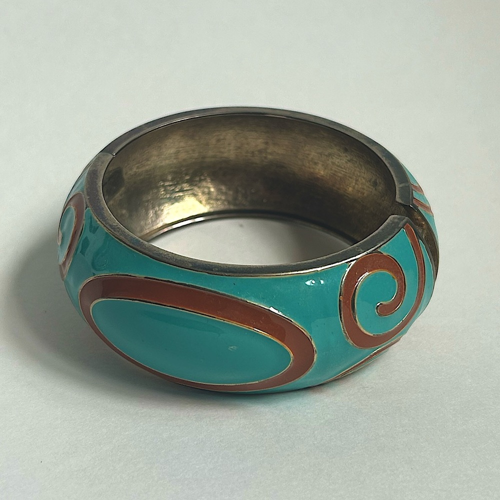 ⭐️ LAST CHANCE SALE! ⭐️ Vintage Turquoise Enamel Clamper Bracelet